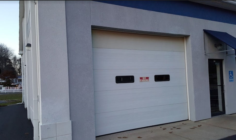 Elton Professional Building - Garage Space